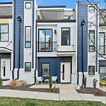 Lucky 7 - Hip East Nash Townhouse & Rooftop Deck Holiday home