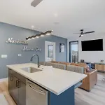 Modern West End For 6 Shared Pool & Gym Holiday home Nashville