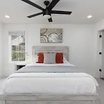 Holiday home Townhome With Rooftop Garage Pool Table By Belmont And Vanderbilt