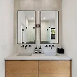 Chic Music Retreat & Holiday home
