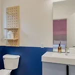 Sleeps 44 4 Themed Lofts W Skyline Balconies Neon Backdrops Glam Kitchens—perfect For Group The Swift Retreat By Avantstay Holiday home Nashville