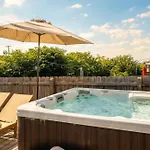 Private Pool Game Compound Minutes To Broadway