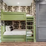 Petal & Palm-rooftop Patio & Gym-mins To Broadway Holiday home