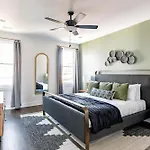 Holiday home Boots & Broadway - 2 Units - Mins To Broadway *