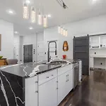 Holiday home High Note Hideaway- Modern 4br Oasis Near Opryland *