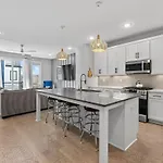 Lucky 7 - Hip East Nash Townhouse & Rooftop Deck *