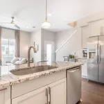 The Groovy Goodrich - Rooftop Hot Tub And Views * Nashville