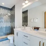 1 Mi To General: Upscale Townhome Nashville