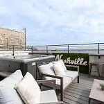 The Groovy Goodrich - Rooftop Hot Tub And Views