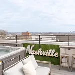 The Groovy Goodrich - Rooftop Hot Tub And Views