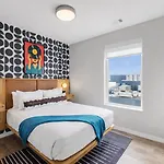 Pianissimo-2 Units-rooftop Pool-gym-on Music Row Holiday home *