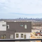 The Groovy Goodrich - Rooftop Hot Tub And Views * Nashville