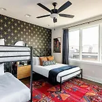 Holiday home Boots & Broadway - 2 Units - Mins To Broadway *
