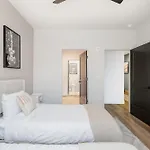 Modern West End For 6 Shared Pool & Gym Holiday home Nashville