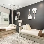 Outlaw-rooftop Patio & Game Room-mins To Broadway