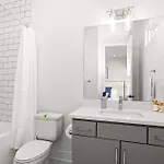 Holiday home 8th Ave South Gem Fabulous For Groups Of 12 *