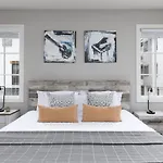 Townhome With Rooftop Garage Pool Table By Belmont And Vanderbilt Holiday home Nashville