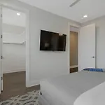 Holiday home Music Mansion! 2mi To Broadway, 12 Beds *