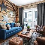 Honkytonk Vibe In East Nashville - Close To Broadway