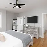 Townhome With Rooftop Garage Pool Table By Belmont And Vanderbilt * Nashville