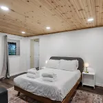 The Cornish Classic - Cozy Ranch Near Downtown
