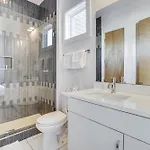 1 Mi To General: Upscale Townhome Holiday home Nashville
