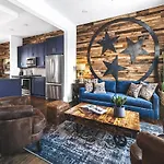 Honkytonk Vibe In East Nashville - Close To Broadway