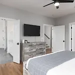Townhome With Rooftop Garage Pool Table By Belmont And Vanderbilt * Nashville