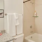 Holiday home Retro Disco Haven Near Downtown Nash!