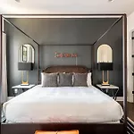 Boots & Broadway - 2 Units - Mins To Broadway