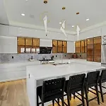 East Spahouse Retreat With Rooftop & Elevator *