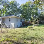 Upper Unit Retreat Pet-friendly