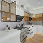 Holiday home East Spahouse Retreat With Rooftop & Elevator Nashville