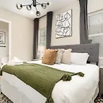 Holiday home Outlaw-rooftop Patio & Game Room-mins To Broadway Nashville
