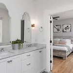 Townhome With Rooftop Garage Pool Table By Belmont And Vanderbilt Holiday home Nashville