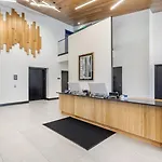 Vinyl - Rooftop Pool - Gym - On Music Row