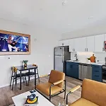 Holiday home Pianissimo-2 Units-rooftop Pool-gym-on Music Row Nashville