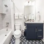 Honkytonk Vibe In East Nashville - Close To Broadway