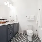 Honkytonk Vibe In East Nashville - Close To Broadway