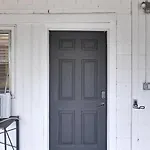 The Cornish Classic - Cozy Ranch Near Downtown *