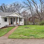 The Cornish Classic - Cozy Ranch Near Downtown *