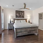 With Stunning Rooftop Views Holiday home *
