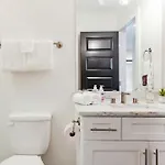 Rooftop Views & Patio Lounge Near Downtown Holiday home *