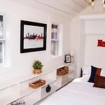 Chic Music Retreat & Holiday home *