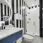 Pianissimo-2 Units-rooftop Pool-gym-on Music Row Holiday home Nashville