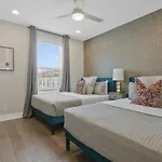 Music Mansion! 2mi To Broadway, 12 Beds Holiday home *