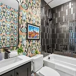 Holiday home Luxury Gated Duo Sleeps 24 Karaoke & Rooftop *