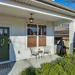 Retro Disco Haven Near Downtown Nash! Holiday home