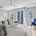 Lucky 7 - Hip East Nash Townhouse & Rooftop Deck Nashville