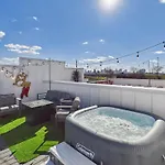 Outlaw-Rooftop Patio & Game Room-Mins To Broadway